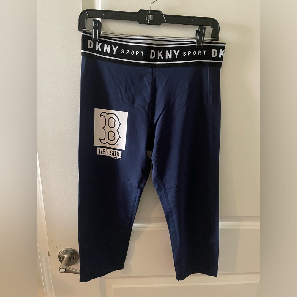 Boston Red Sox Capri Leggings Size Large